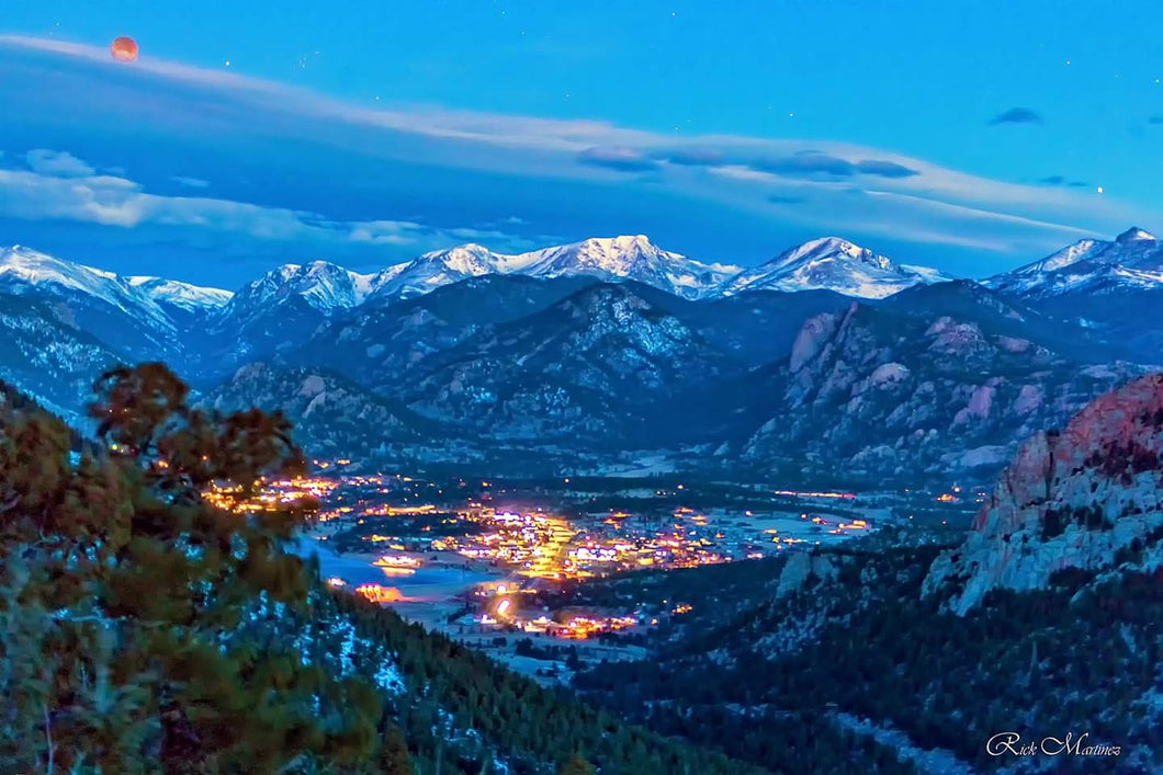 Total eclipse over Estes